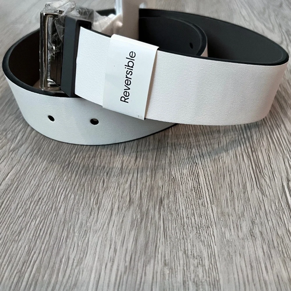 (NWD) Calvin Klein Big Boys Reversible Leather Belt Gray/White Size S (22-24)